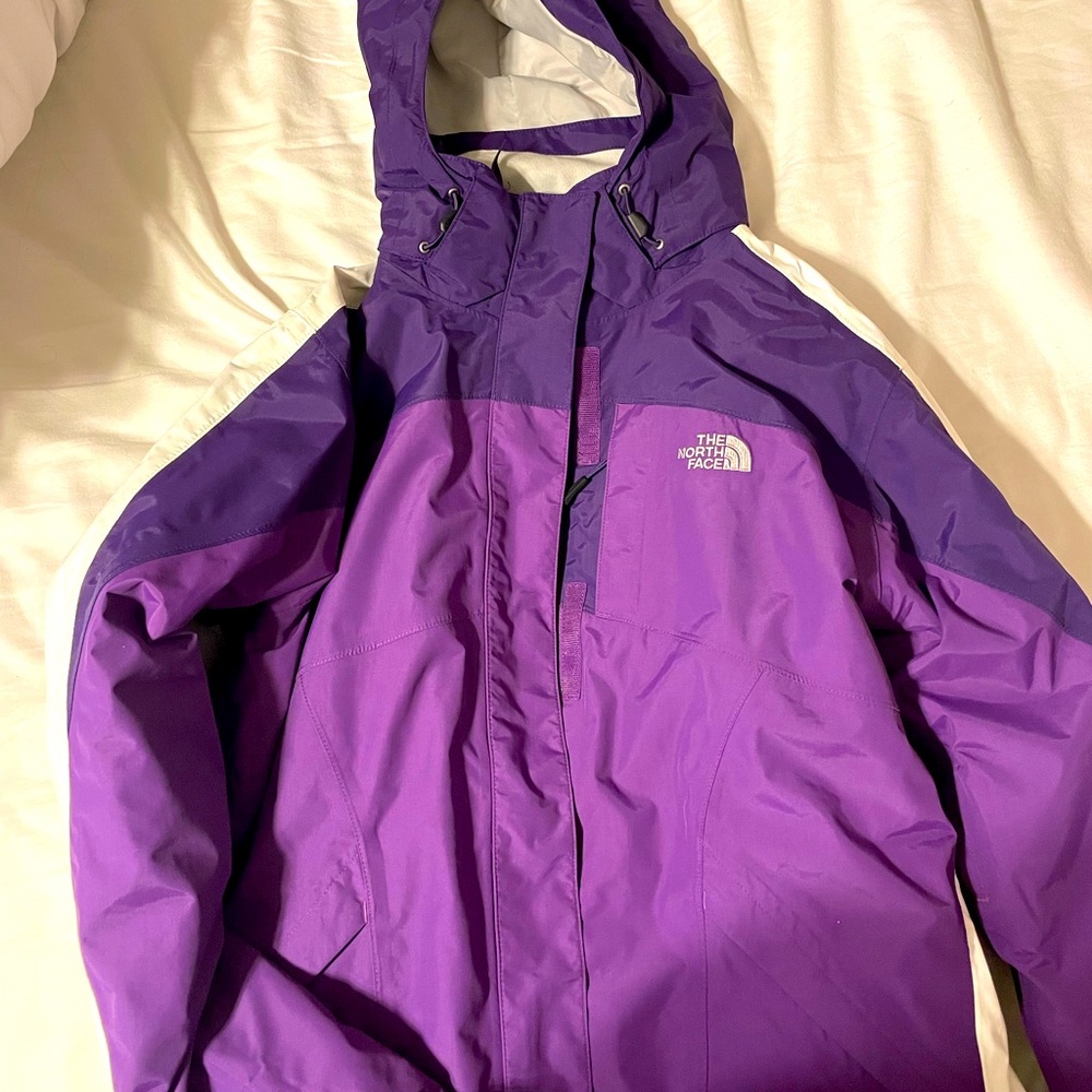 Women’s North Face winter jacket- like new!